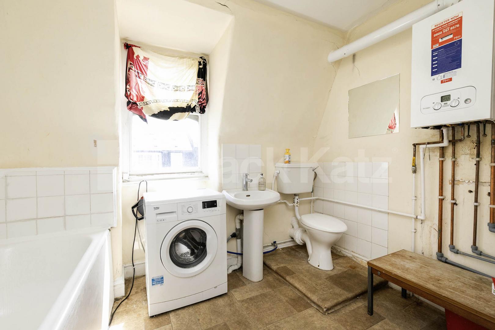 Beautiful bedsit set on the first floor of a period conversion Howitt Road, Belsize Park